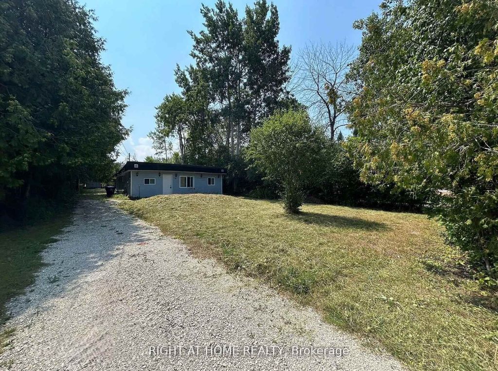 Photo of 34 Broadview Street, Collingwood, ON L9Y 0X2 (MLS # S13074880)