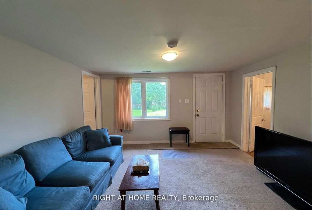 Photo of 34 Broadview Street, Collingwood, ON L9Y 0X2 (MLS # S13074880)
