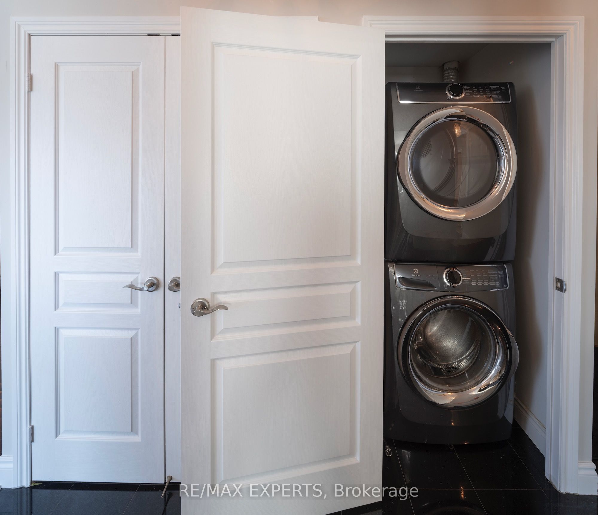 319 Merton Street 1008