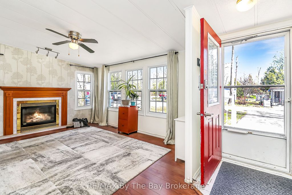 Photo of 6 Pacific Avenue, Wasaga Beach, ON L9Z 3A8 (MLS # S13065998)
