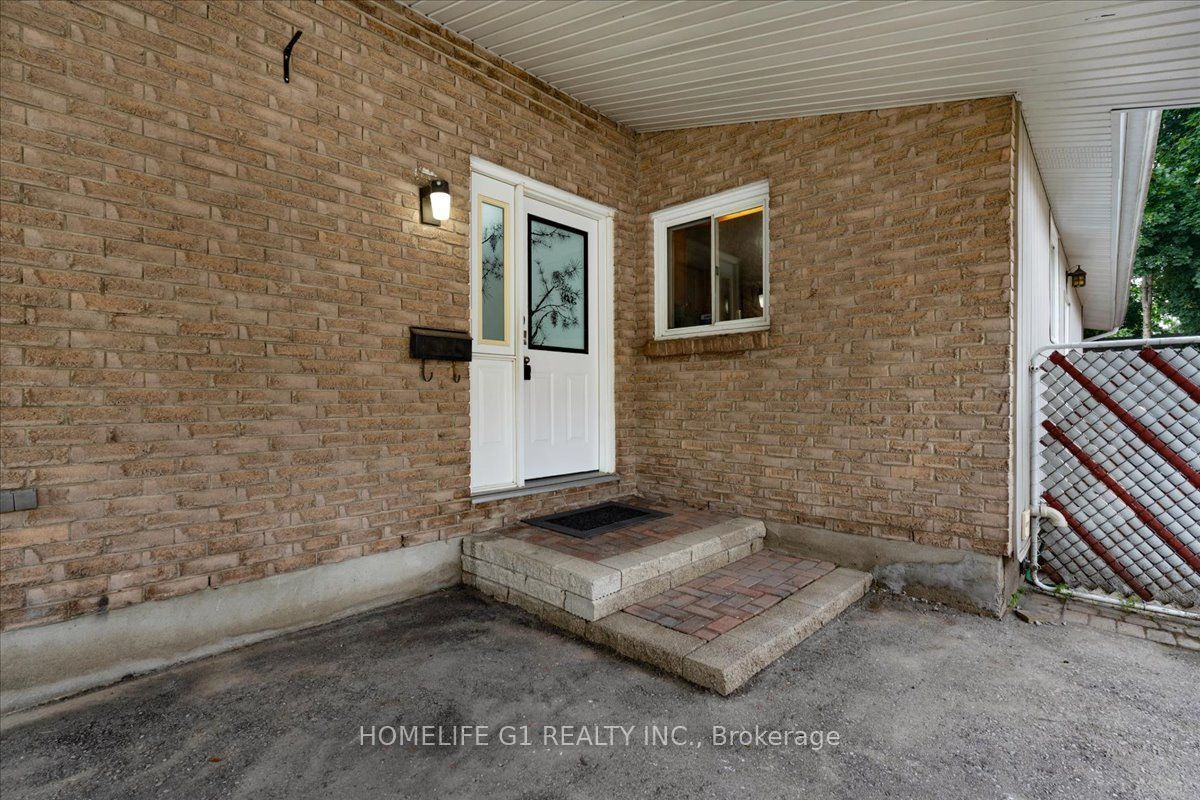 19 Milton Avenue W
