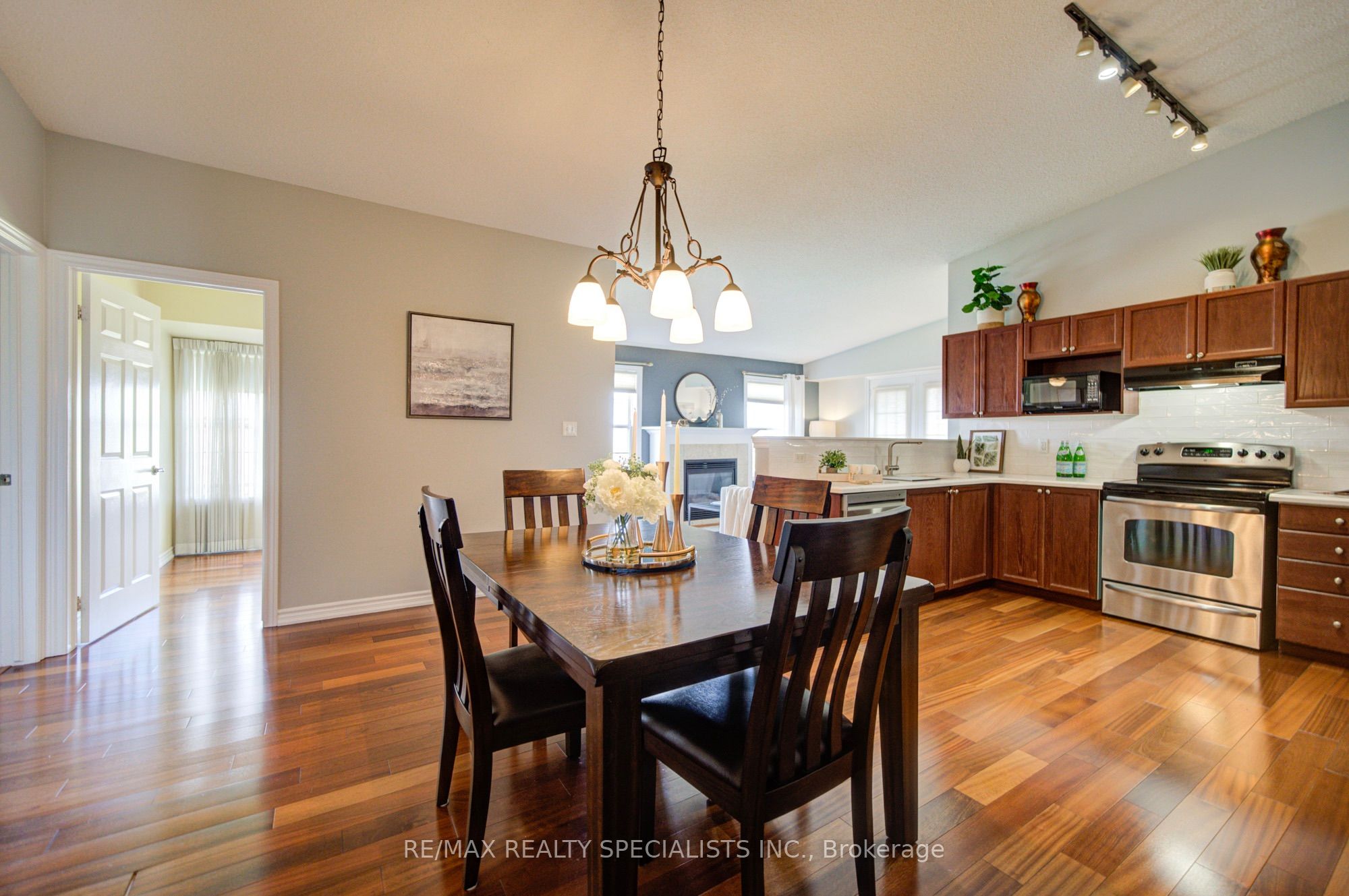 1483 Maple Avenue 414