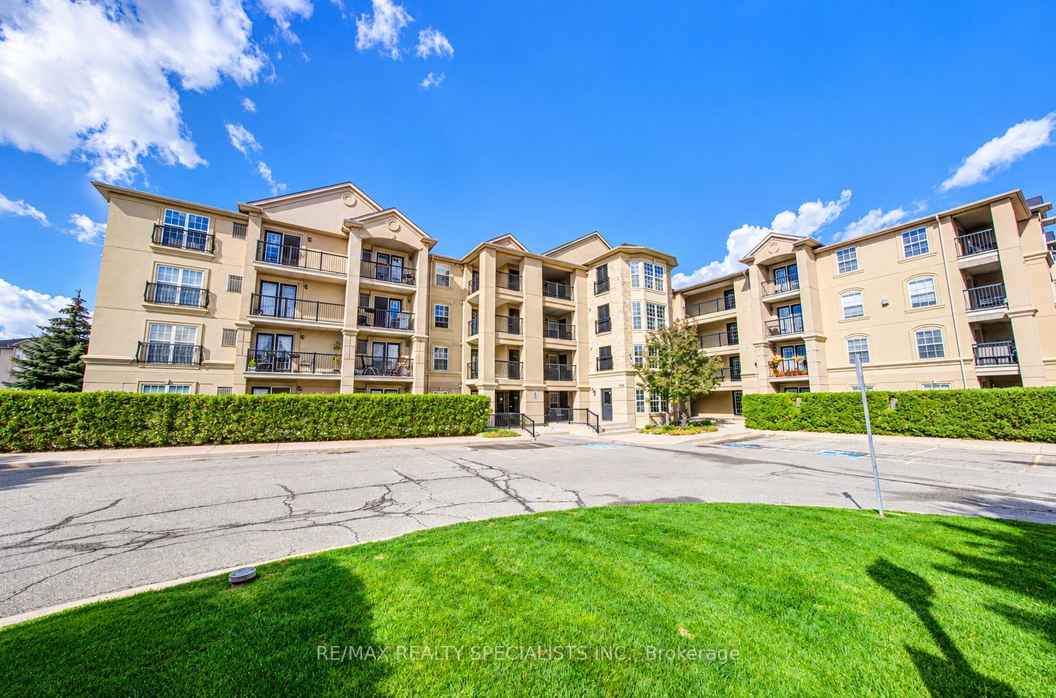 1483 Maple Avenue 414