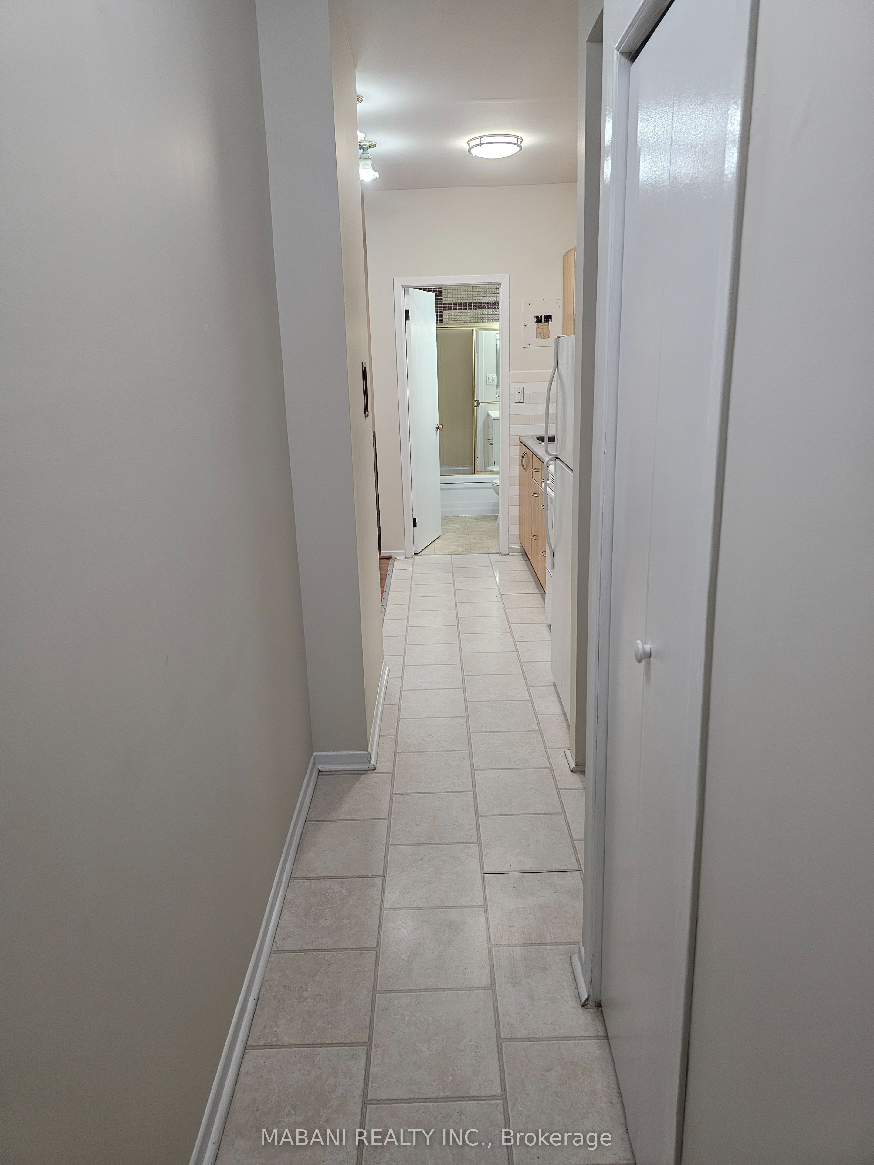 2239 Dundas Street W