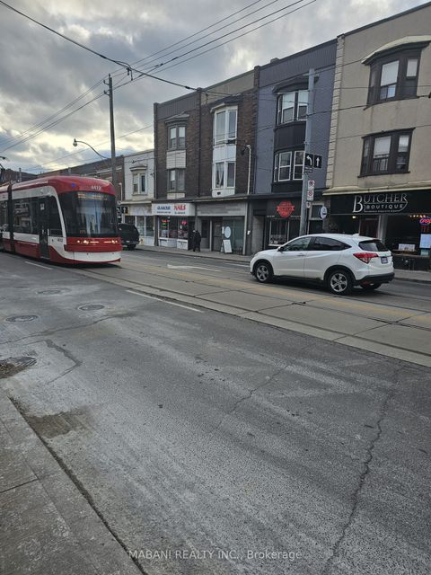 2239 Dundas Street W Toronto ON M6R 1X6