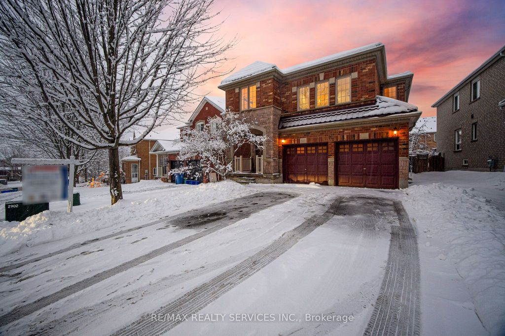 Photo of 917 Joe Persechini Drive, Newmarket, ON L3X 2Y8 (MLS # N12627698)