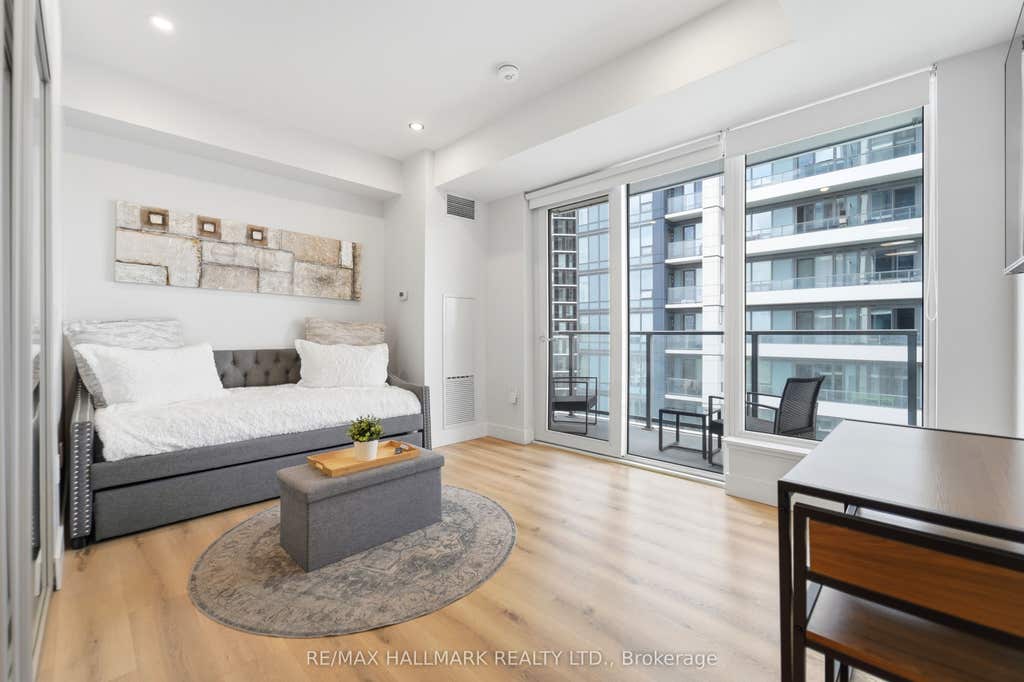 Photo of 5 Wellington Street S #1403, Kitchener, ON N2G 0E3 (MLS # X13632338)