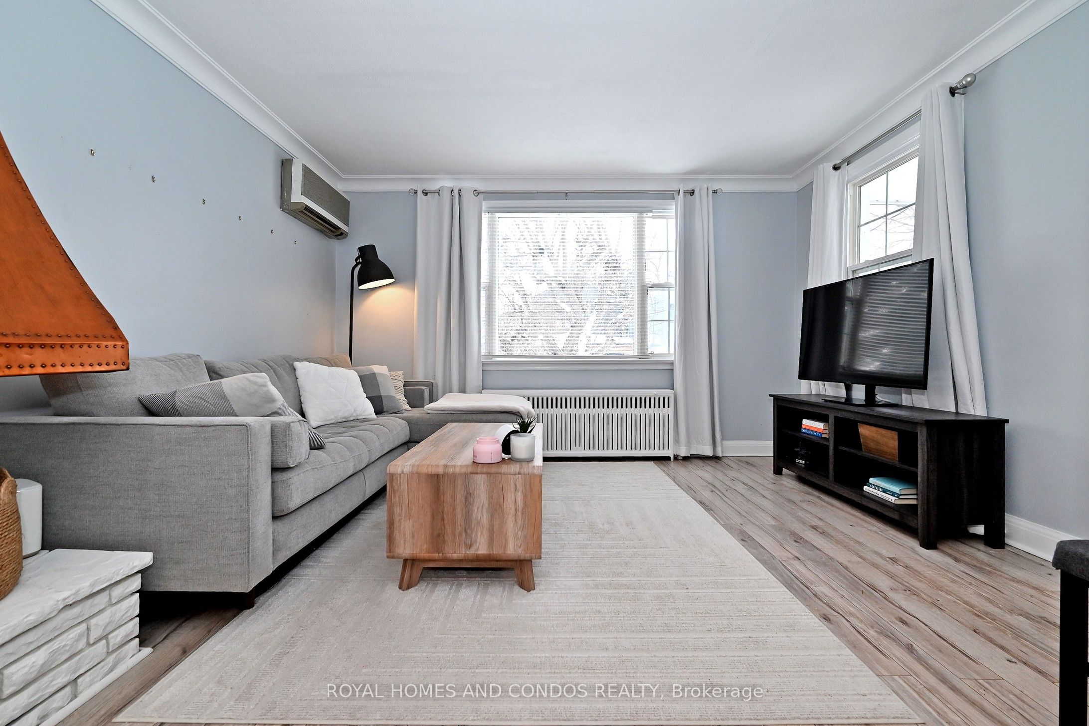 13 Forty First Street Main Floor