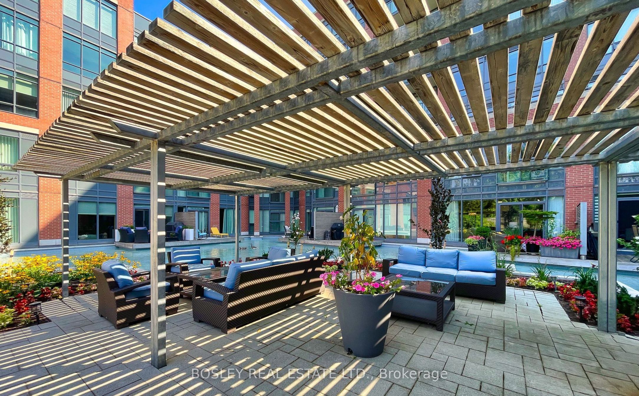 7608 Yonge Street 408