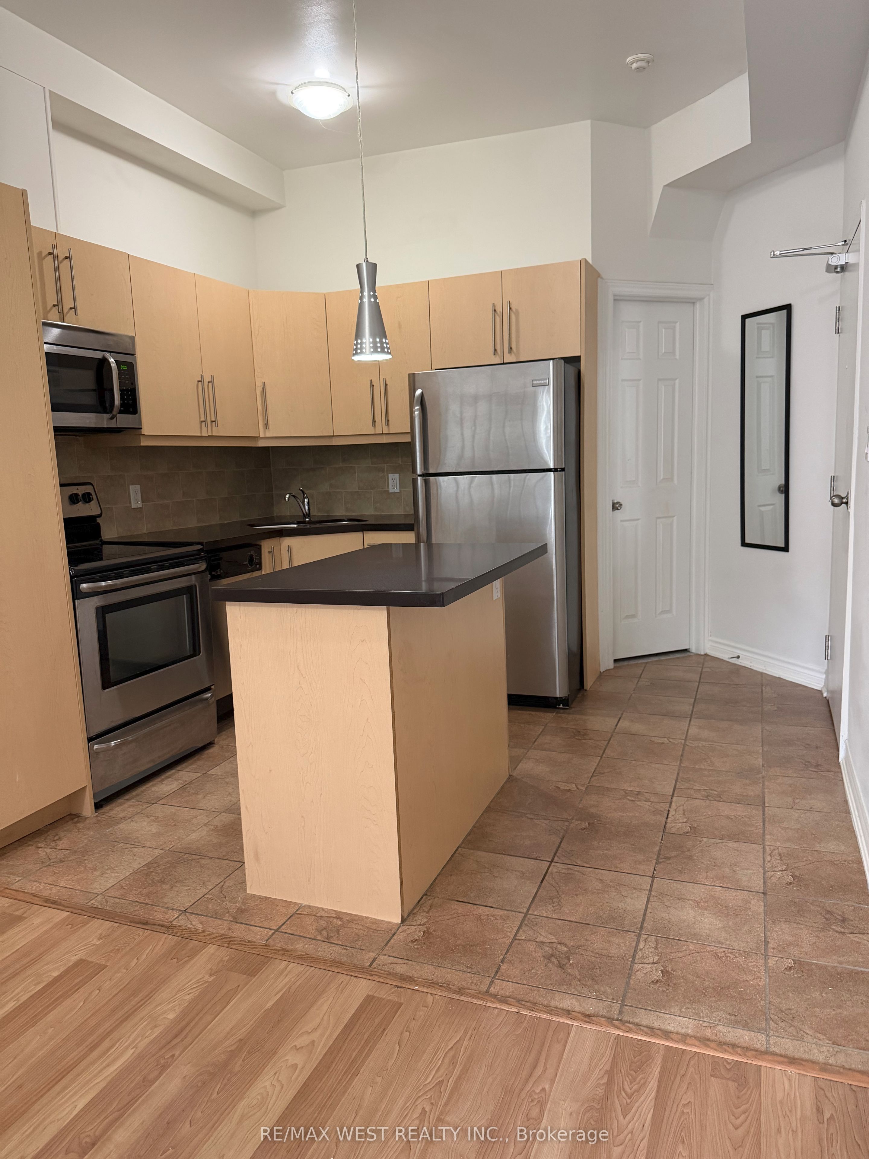 1090A Bloor Street W Upper Unit