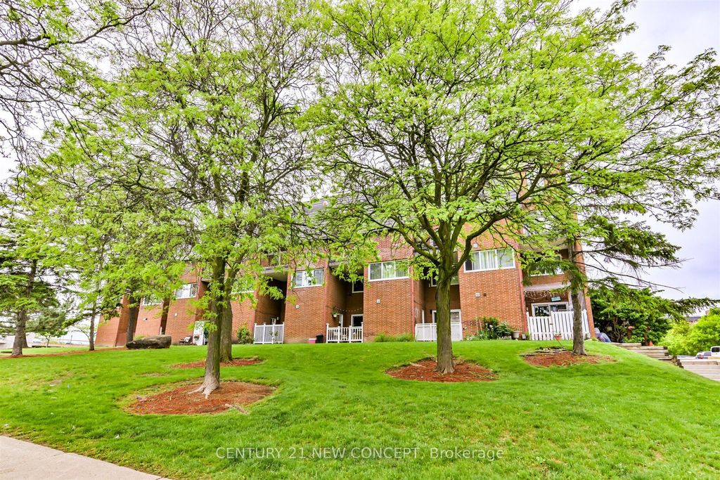 Photo of 1455 Williamsport Drive #112, Mississauga, ON L4X 2T5 (MLS # W13032856)