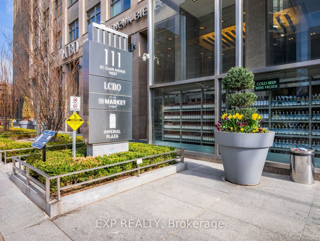 Photo of 111 St Clair Avenue W #624, Toronto, ON M4V 1N5 (MLS # C13055298)