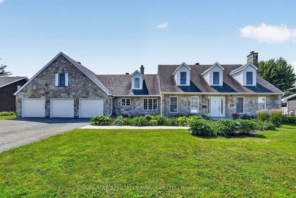 Photo of 1920 Belvedere Crescent, Cornwall, ON K6H 6M9 (MLS # X13509000)