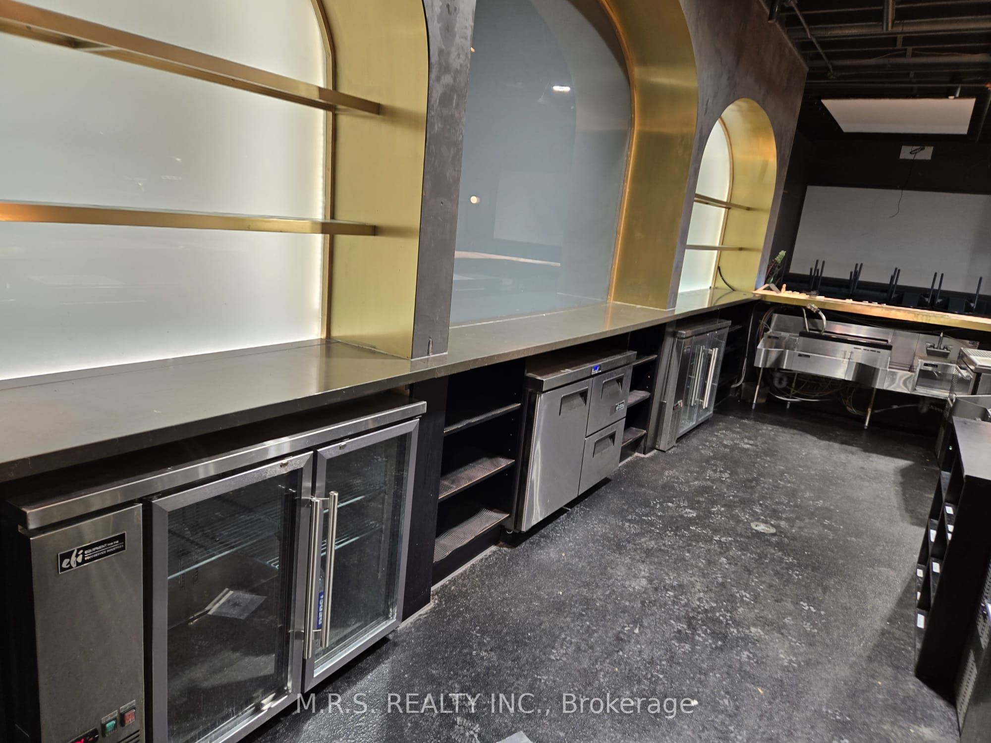 739 Queen Street W 2nd Floor