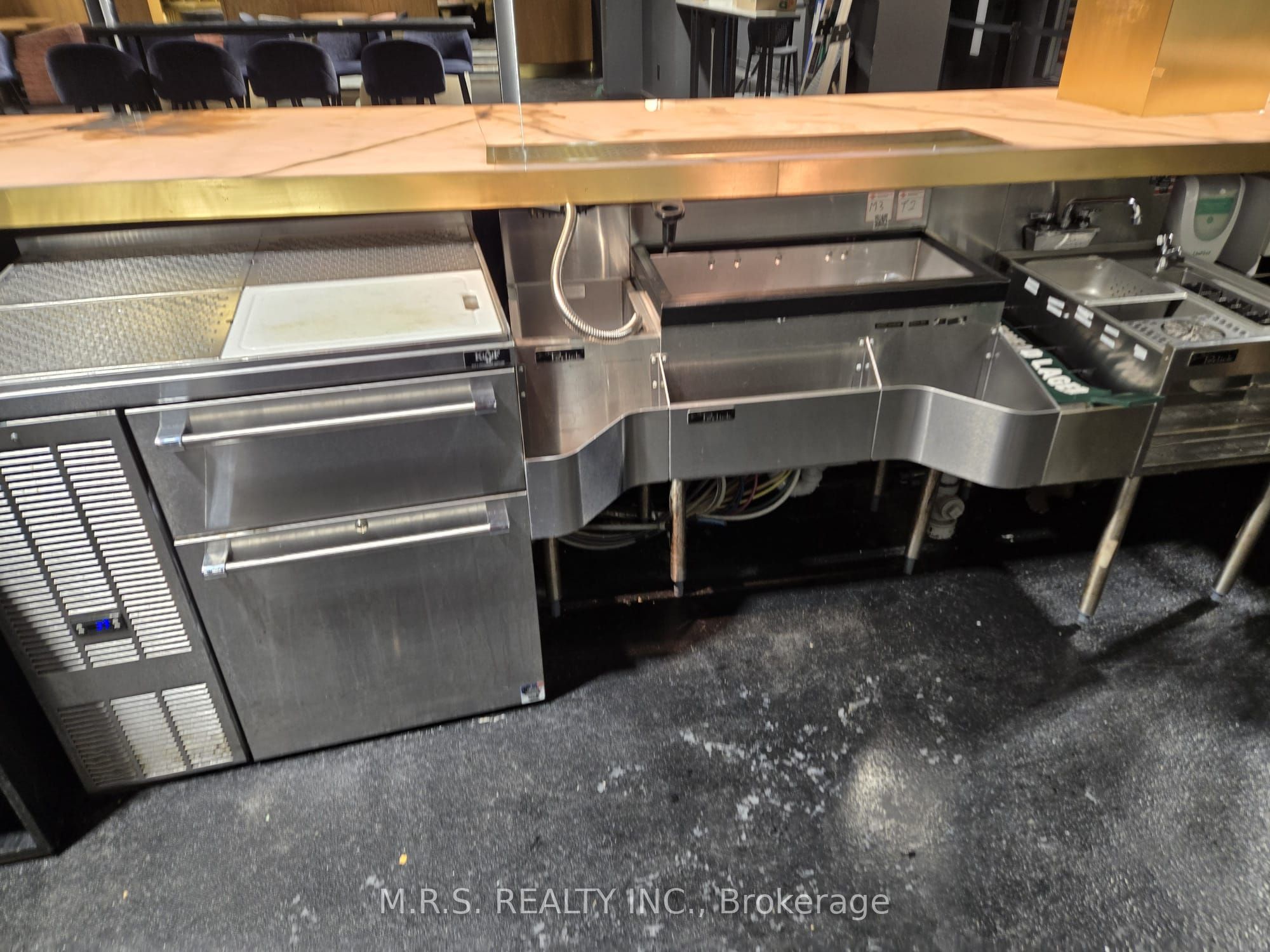 739 Queen Street W 2nd Floor