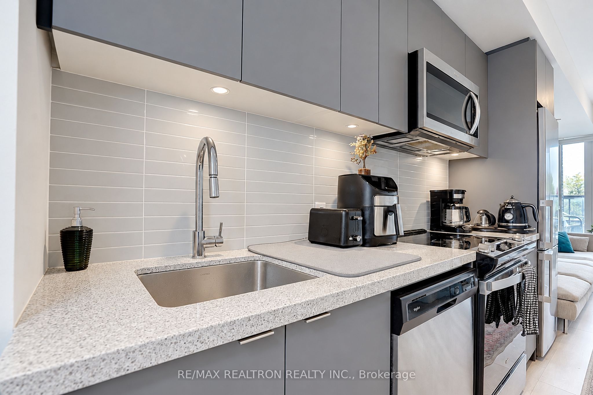 3 Rosewater Street 202W