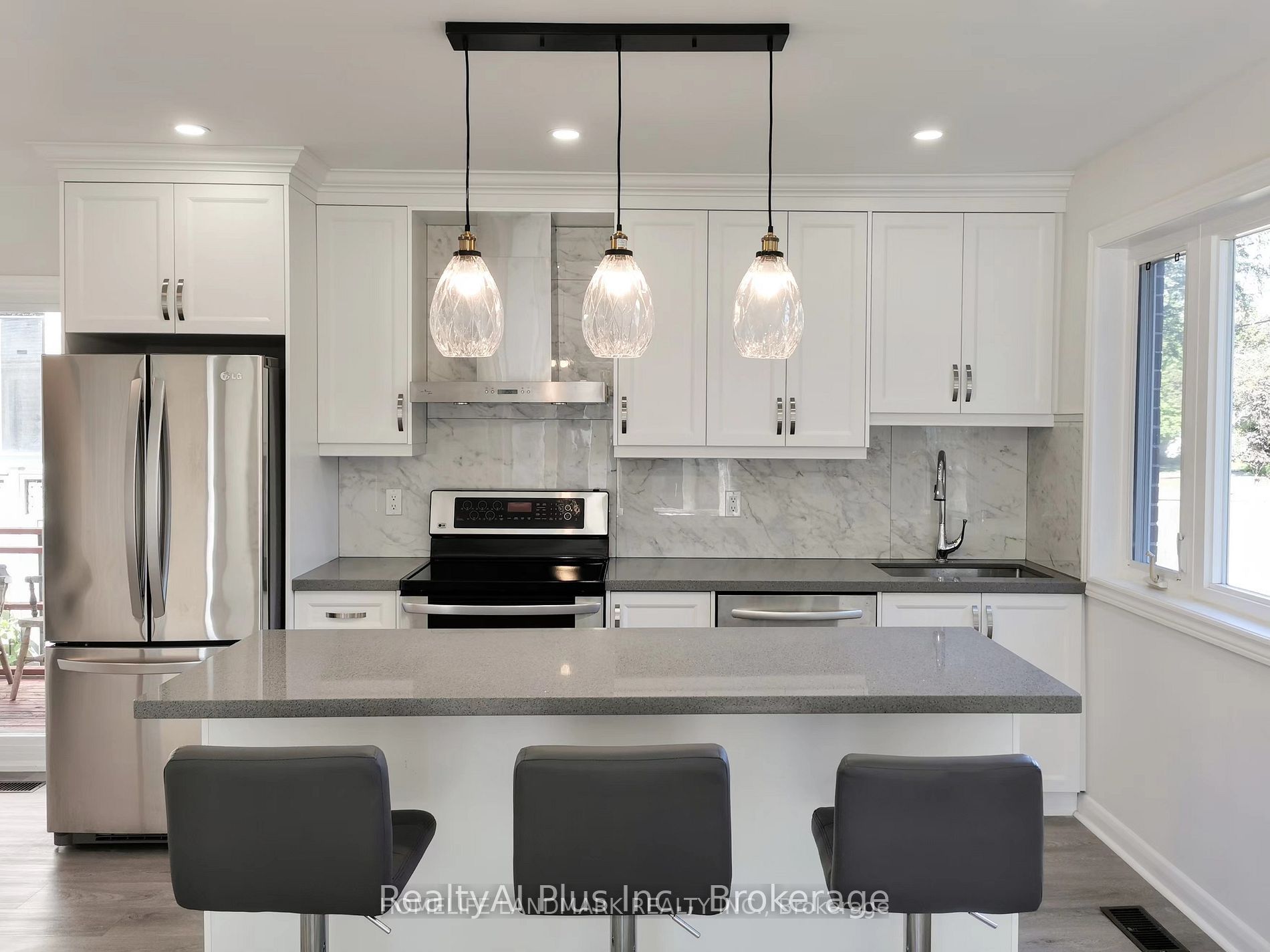 28 Benfer Road Main