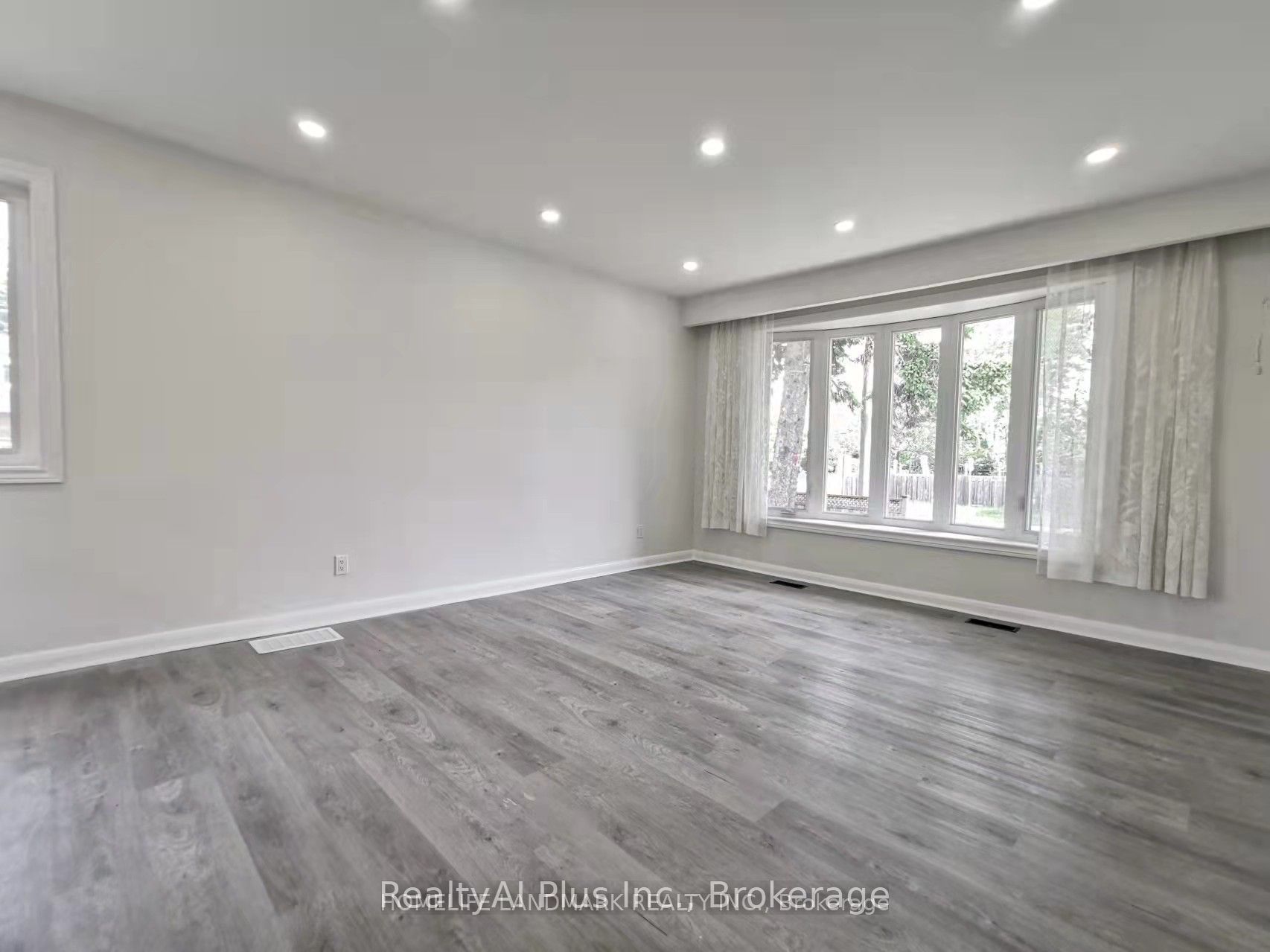 28 Benfer Road Main