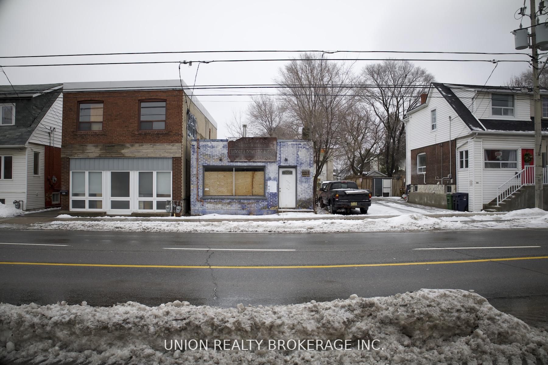 1211 Woodbine Avenue