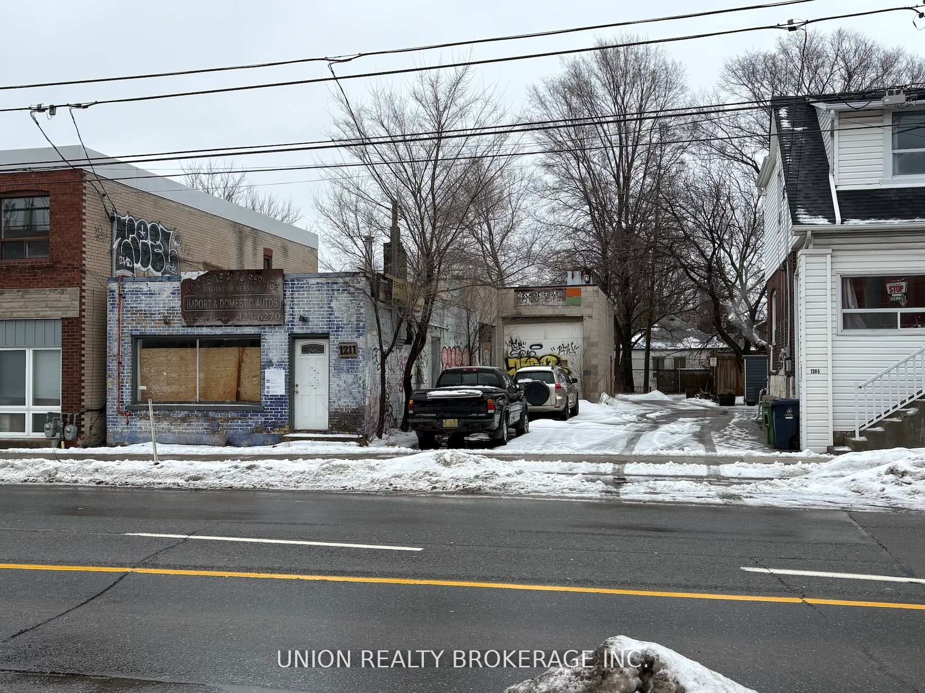 1211 Woodbine Avenue