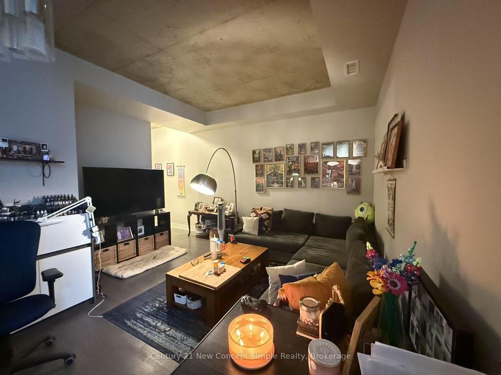 Photo of 399 Adelaide Street W #305, Toronto, ON M5V 1S4 (MLS # C12521228)