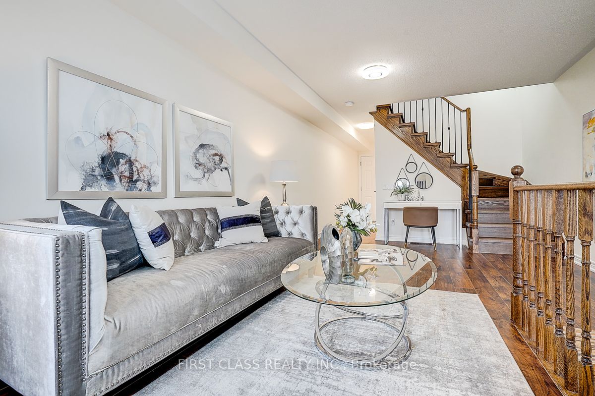 5303 Major Mackenzie Drive E