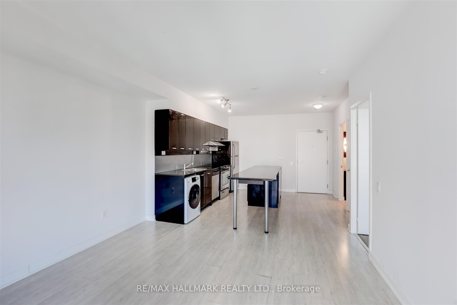 19 Singer Court PH16