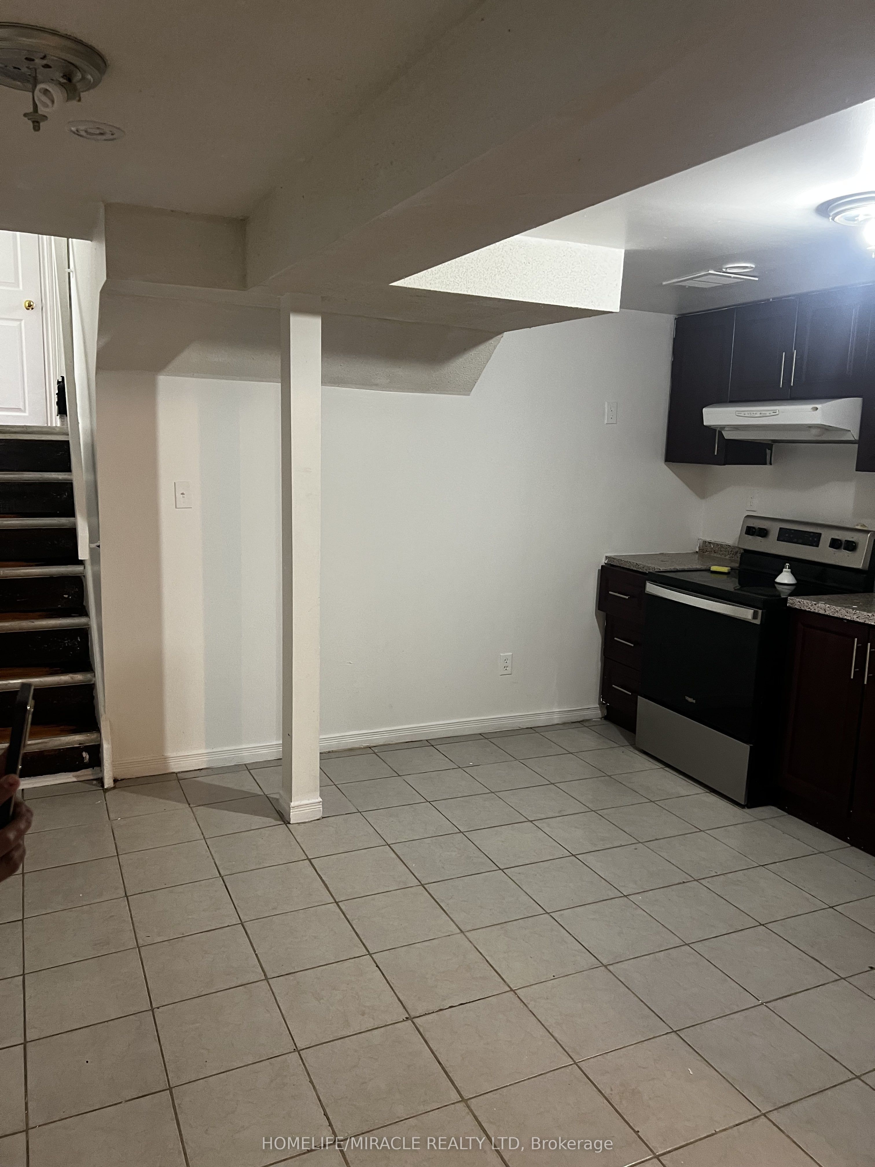 3453 Oakglade Crescent