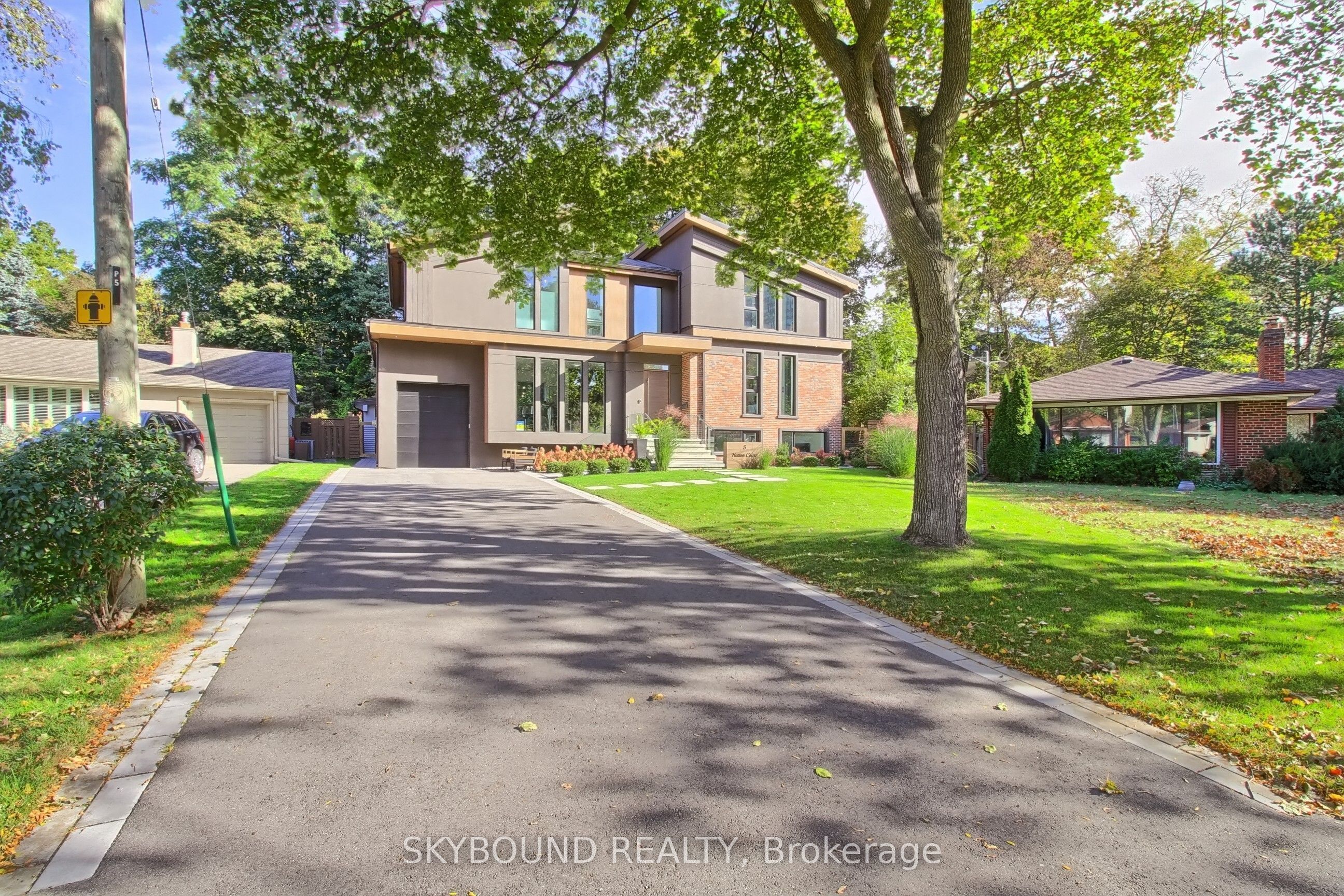 5 Hatton Court