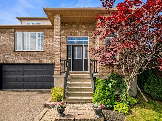 Photo of 29 Blue Lace Crescent, Kitchener, ON N2E 3W8 (MLS # X13807154)