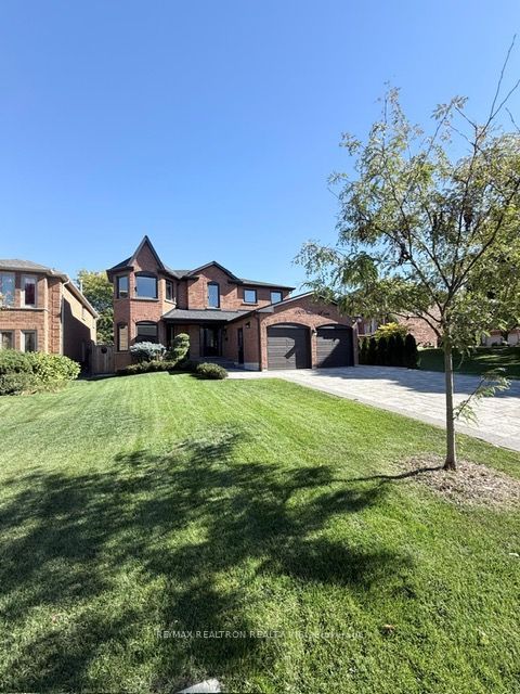 150 Newport Square Vaughan ON L4J 7N5