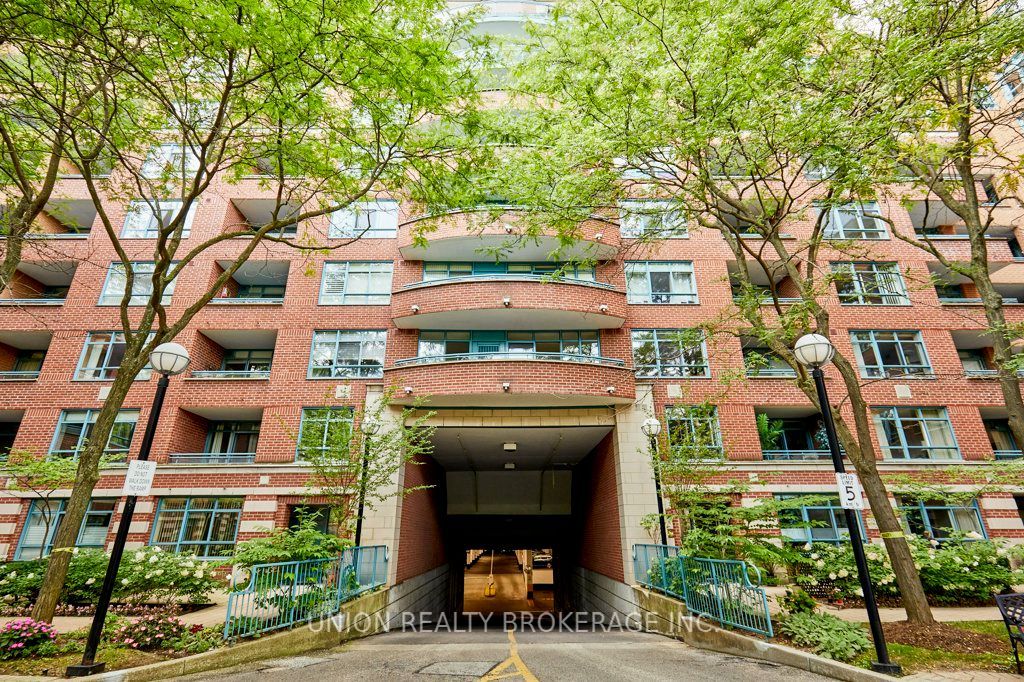 1093 Kingston Road 905