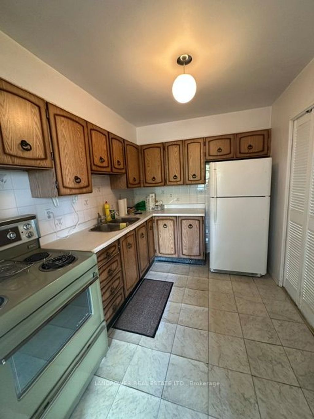 Photo of 5 Shady Golfway N/A #416, Toronto, ON M3C 3A5 (MLS # C13119568)