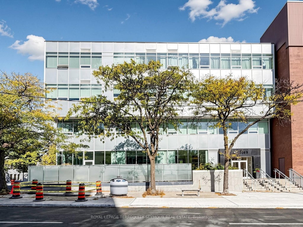 Photo of 562 Eglinton Avenue E #401, Toronto, ON M4P 1P1 (MLS # C13875004)