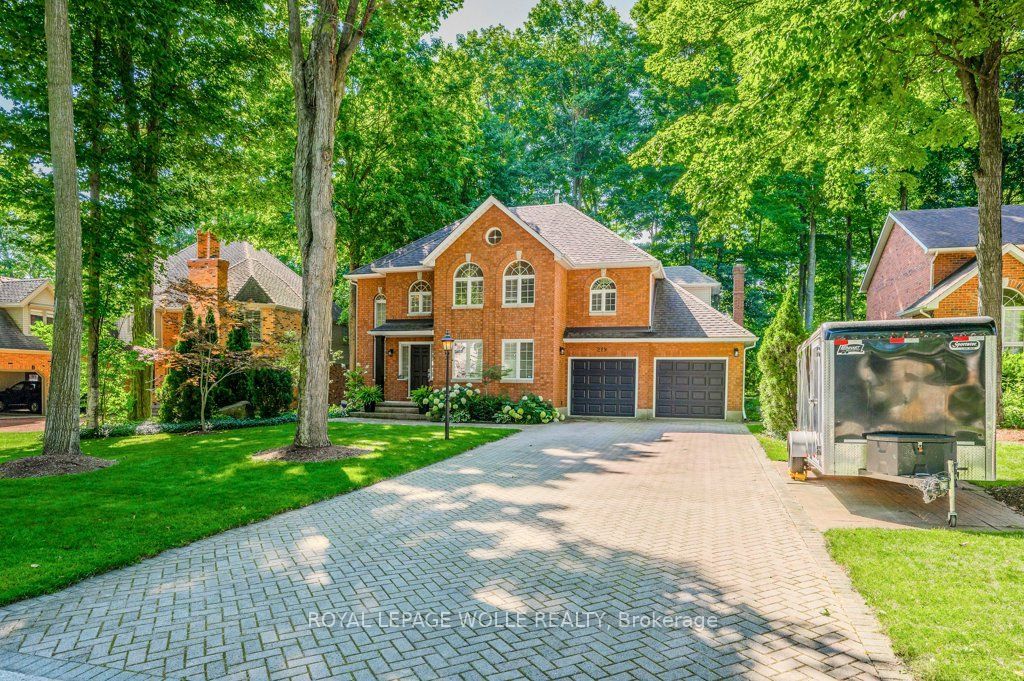 Photo of 219 Corrie Crescent, Waterloo, ON N2L 5W3 (MLS # X12954612)