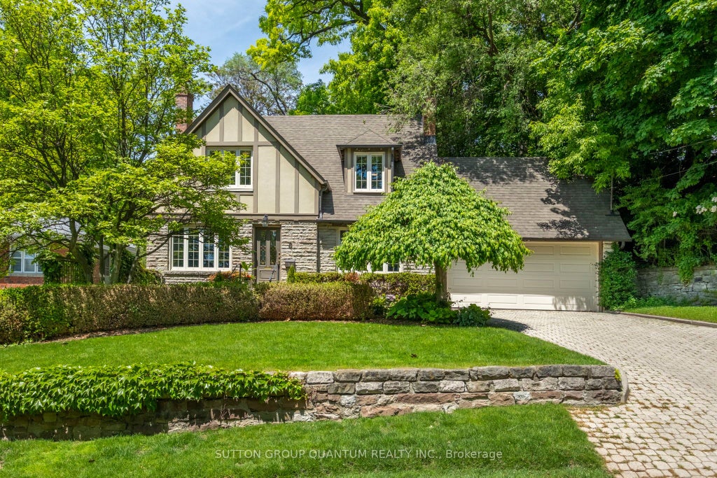 Photo of 8 Riverside Crescent, Toronto, ON M6S 1B6 (MLS # W13412634)
