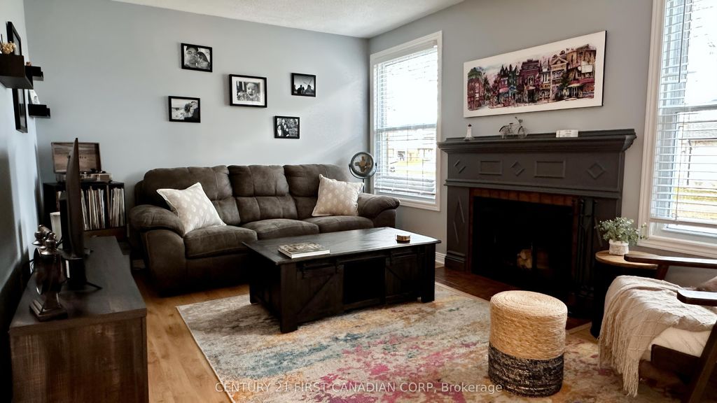 Photo of 15 Chancton Crescent, London South, ON N6E 2Y5 (MLS # X13109054)