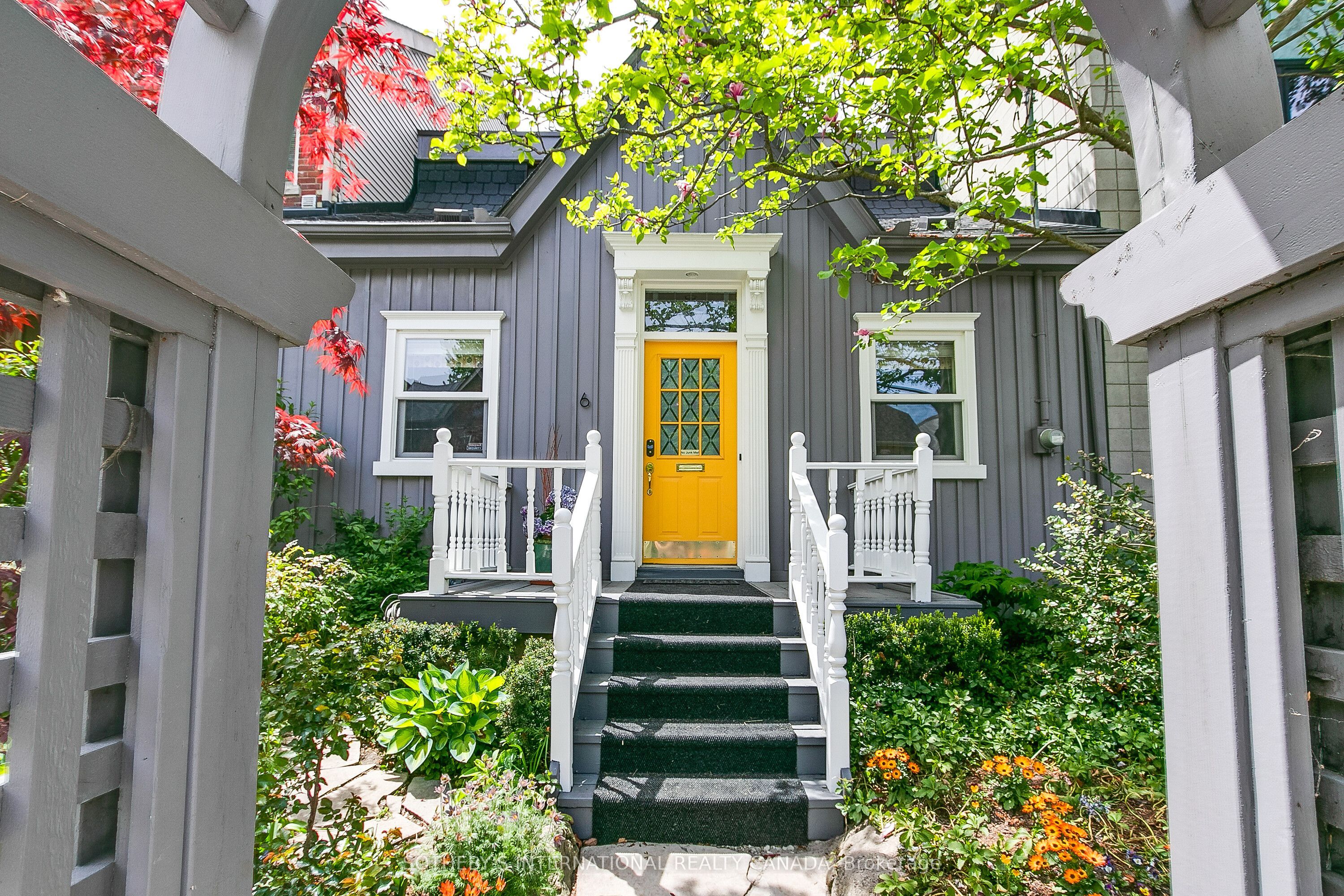 6 Bowman Street