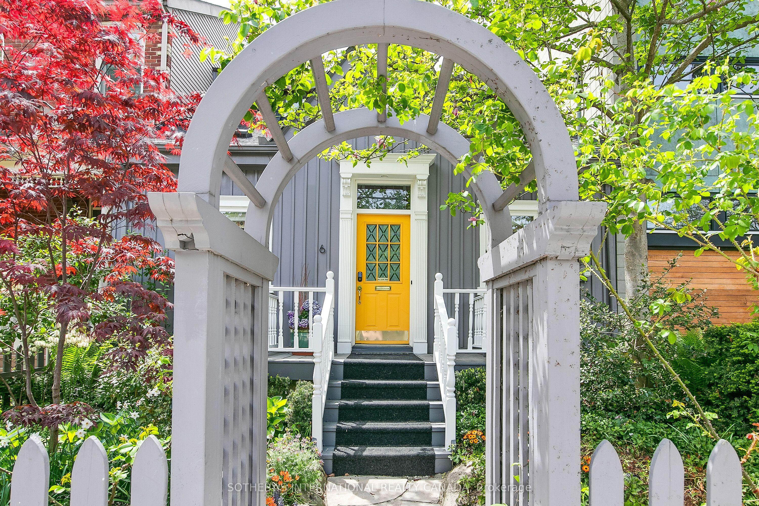 6 Bowman Street