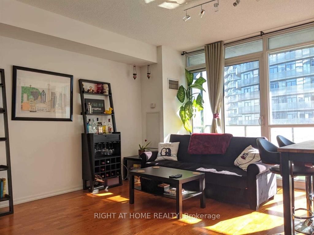 Photo of 55 Bremner Boulevard #3411, Toronto, ON M5J 0A6 (MLS # C13158726)