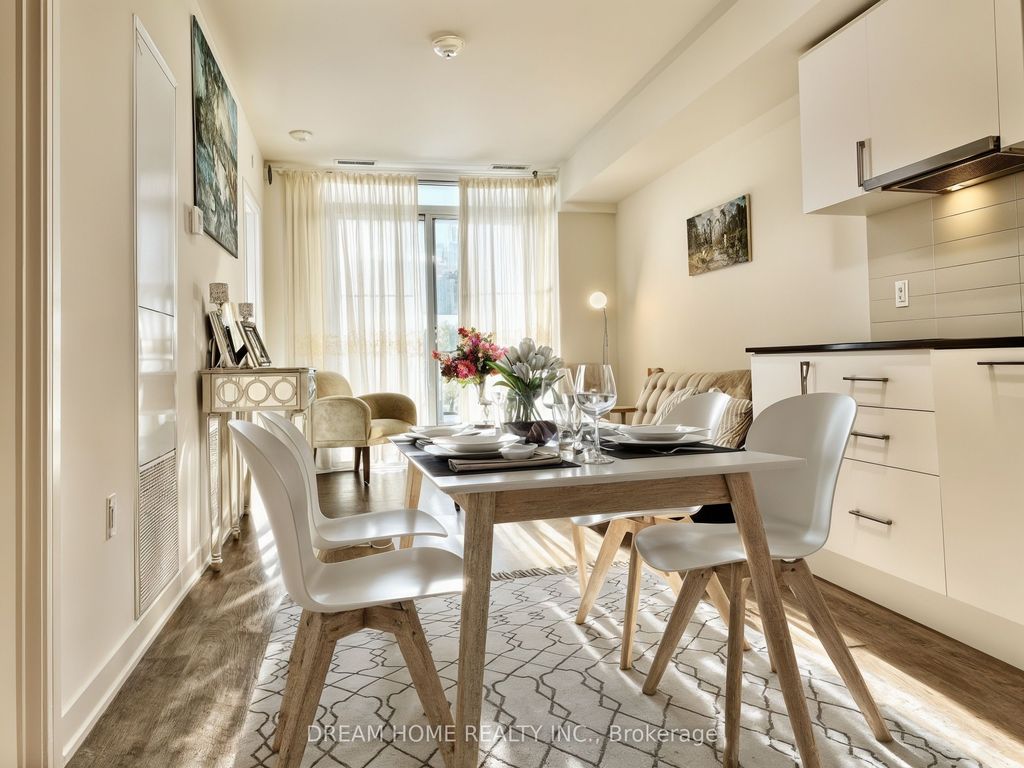 Photo of 27 Bathurst Street #617, Toronto, ON M5V 0R1 (MLS # C12394383)