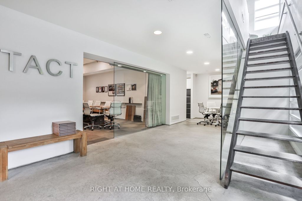 Photo of 660R College Street, Toronto, ON M6G 1B8 (MLS # C12206395)