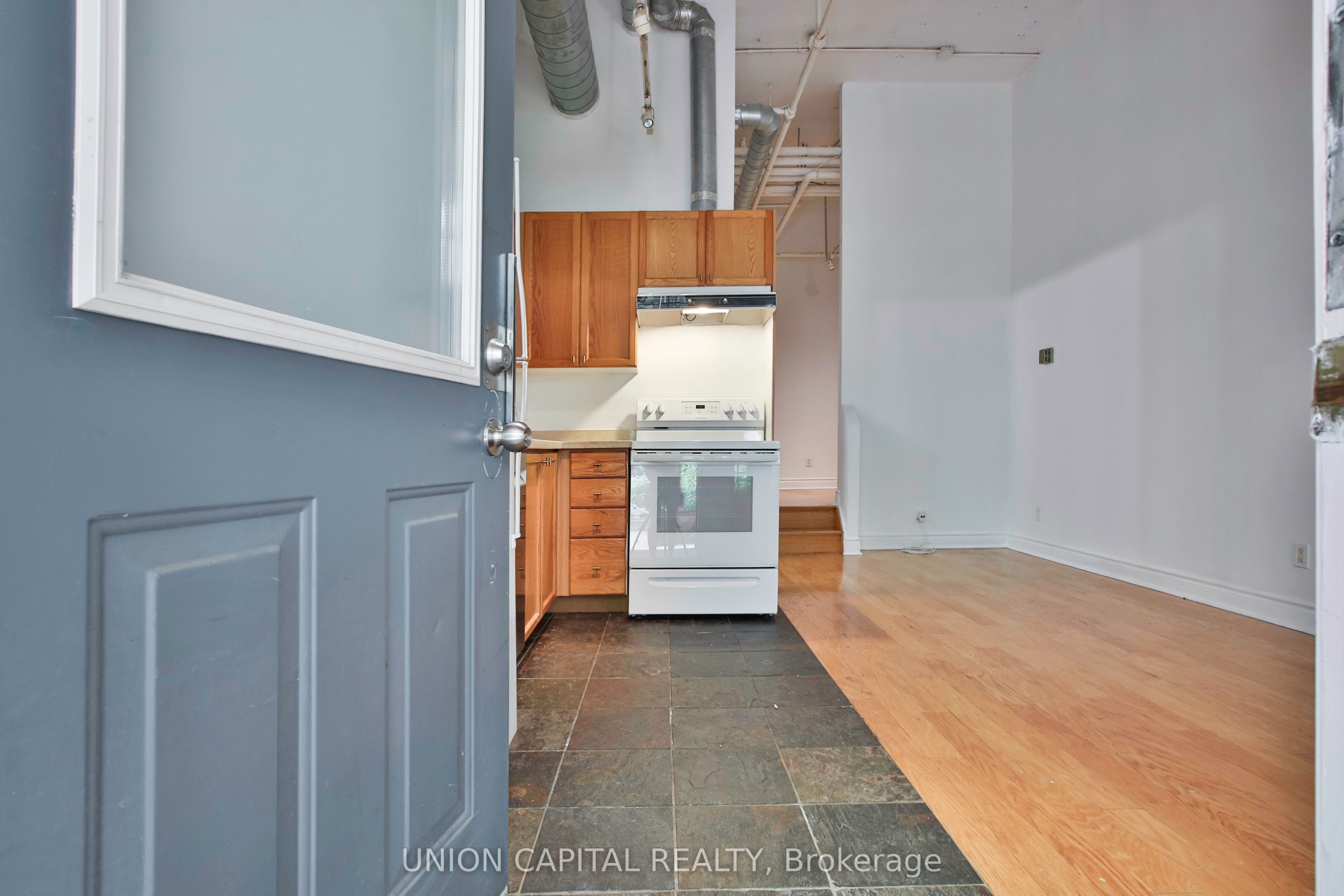 71 Mccaul Street 143