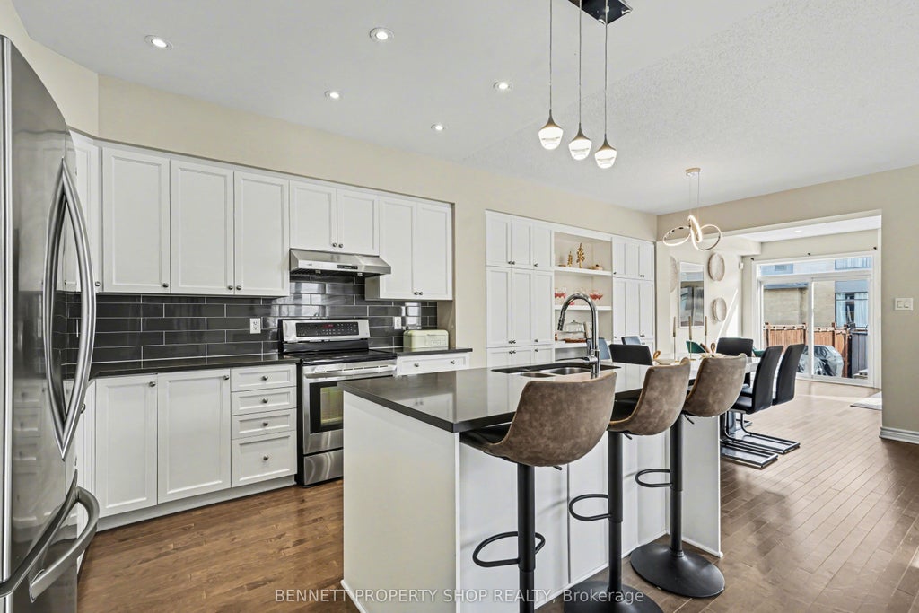 Photo of 554 Stargazer Crescent, Blossom Park - Airport and Area, ON K4M 0H2 (MLS # X13216552)