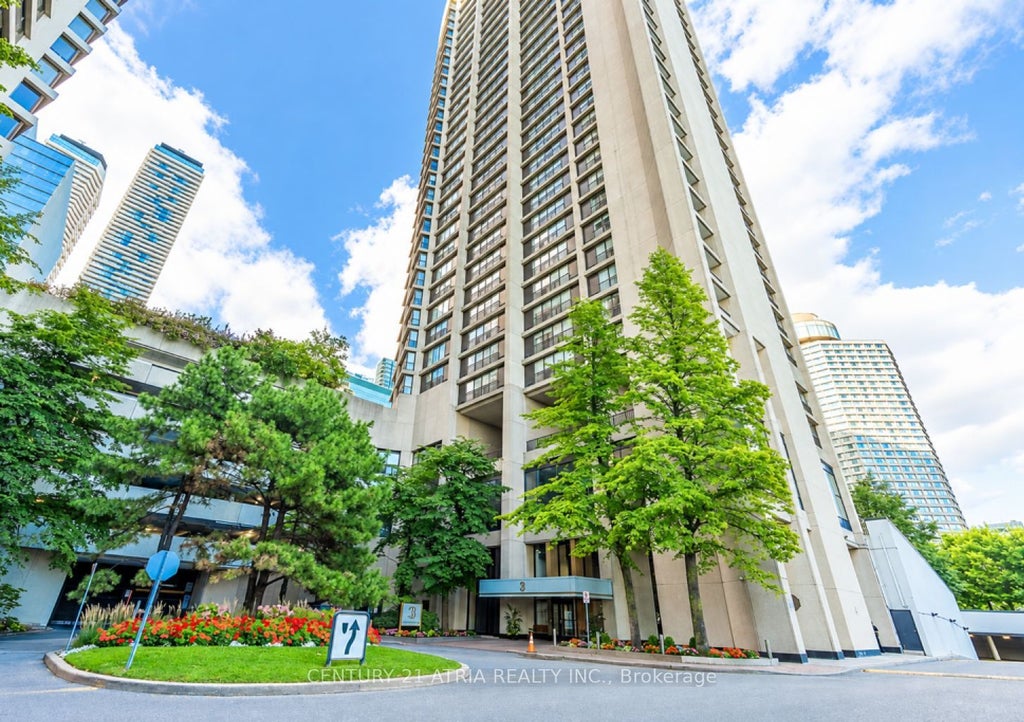 Photo of 33 Harbour Square #1004, Toronto, ON M5J 2G2 (MLS # C13809300)
