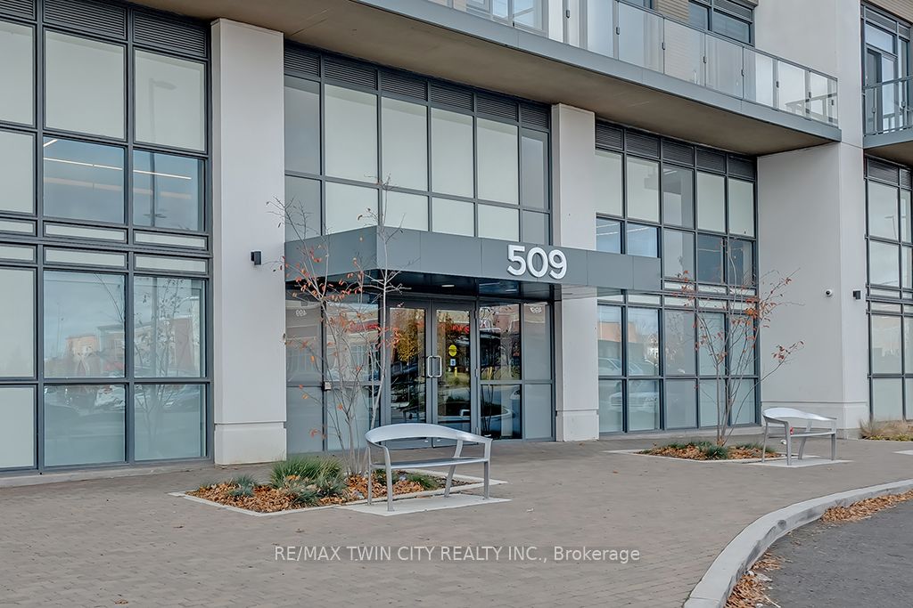 509 DUNDAS Street W # 415