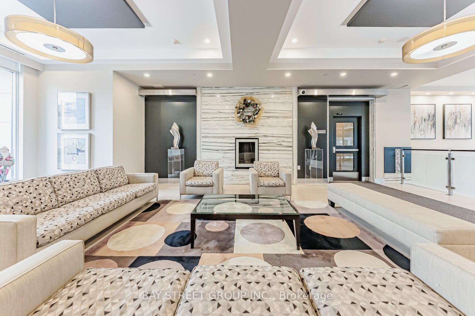 75 South Town Center Boulevard 905