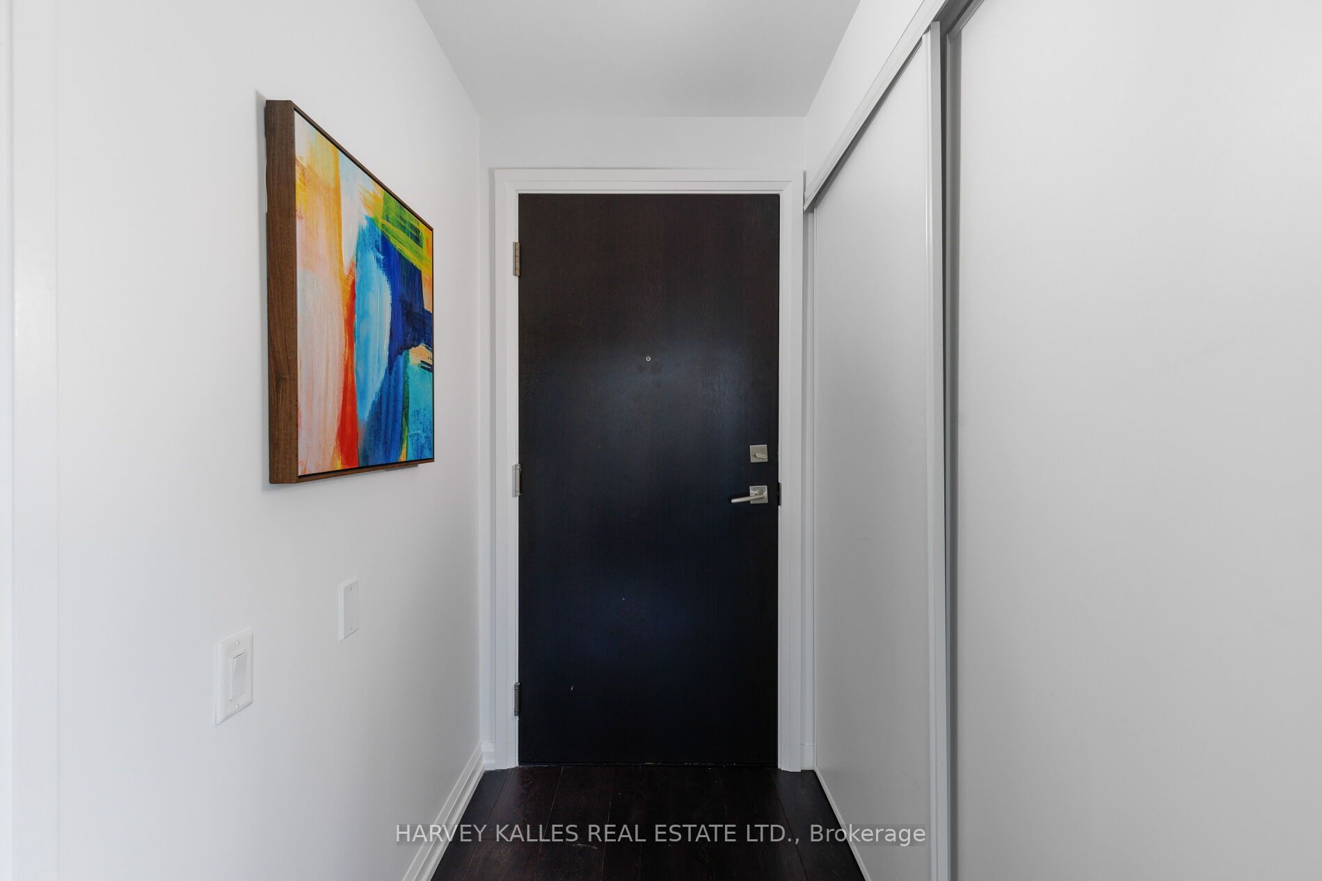 4208 Dundas Street W 301