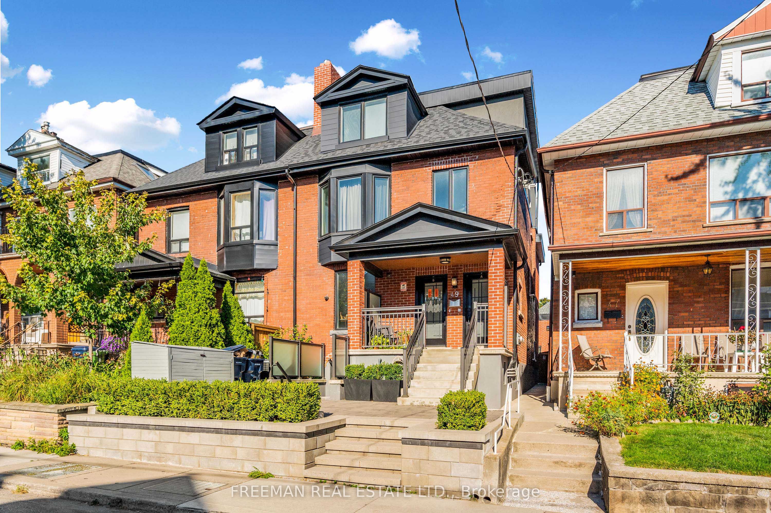 Photo 1 of 40 — 49 Beatrice Street, Toronto, ON M6J 2T2