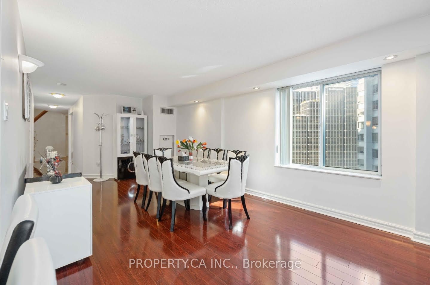 33 University Avenue 1109